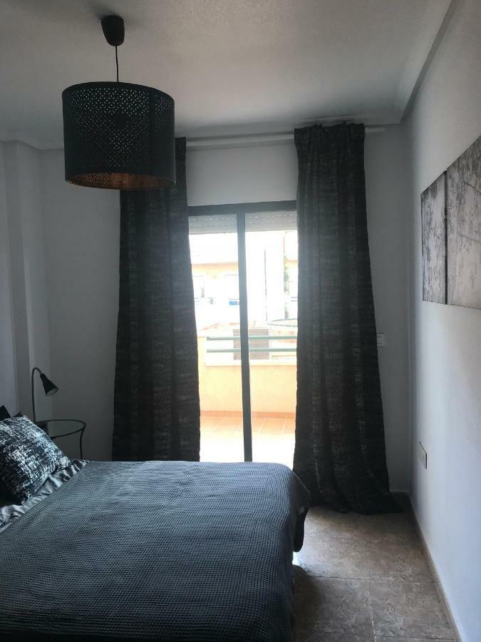 Katy Apartments Ориуэла Экстерьер фото